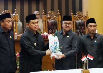 DPRD Tanah Bumbu Setujui Raperda Pembentukan Desa Dijadikan Perda