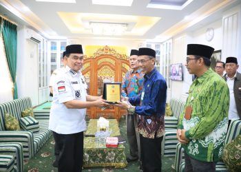 Berkontribusi Pada Pendidikan Agama Islam, Bupati Zairullah Terima Penghargaan Kemenag RI