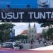 Spanduk ‘Usut Tuntas 1-10-2022’ Bertaburan di Jalan Jalan Kota Malang