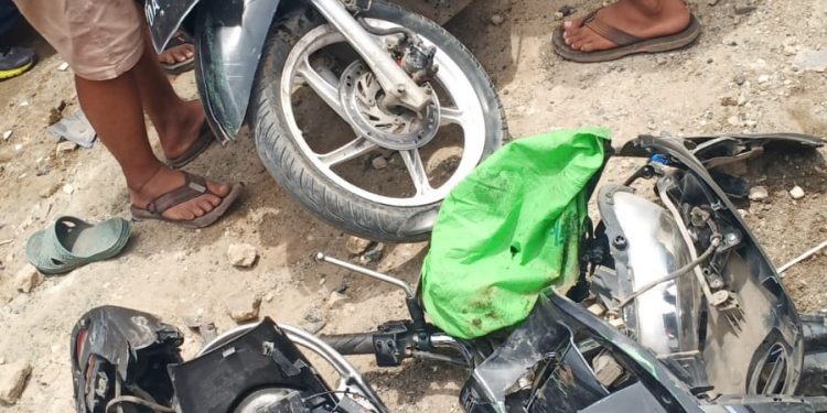 Truk Kontainer Terbalik, Dua Pengendara Dinyatakan Meninggal