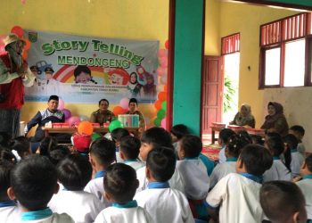 Muspika Angsana Salurkan Sembako Dukung Satu Desa Satu Mesjid