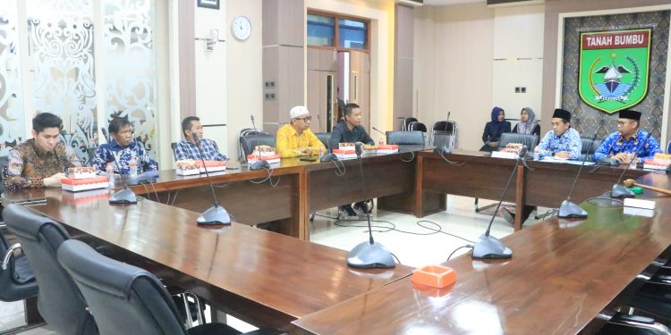 DPRD Tanbu Sambut Kedatangan Komisi II DPRD Tapin