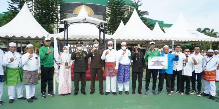 Tanbu Lepas 445 Atlet ke Porprov Kalsel