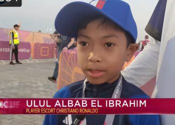 Beruntungnya Ibrahim, Bocah Madiun Jadi Palyer Escord Digandeng Ronaldo Masuk Stadion