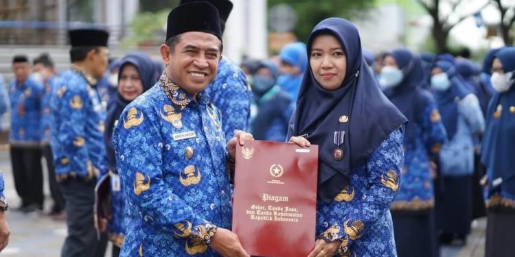 520 ASN Ratusan Pemko Banjarmasin Terima Satya Lencana Karya Satya
