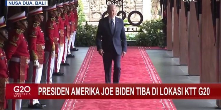 Datang Paling Akhir, Biden Bawa Armada Mobil Sendiri dari Washington