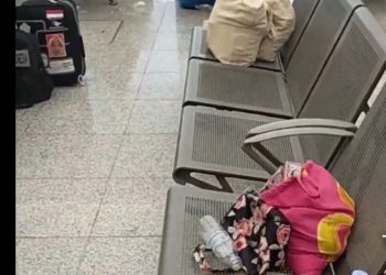 Menakjubkan, Cara Jamaah Umroh Indonesia Mengatasi Kelebihan Kabin di Pesawat