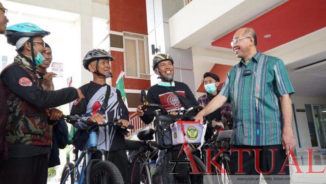Peserta Istimewa, Palangka-Solo Kayuh Sepeda Hadiri Muktamar Muhammadiyah