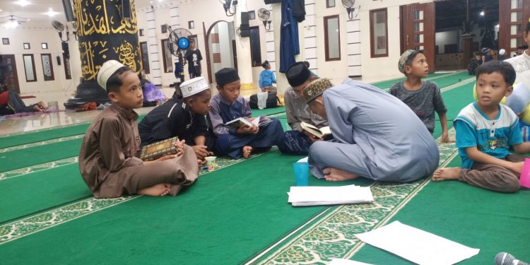 Santri Istana Anak Yatim Bermalam di Masjid, Implementasikan Program Satu Desa Satu Masjid