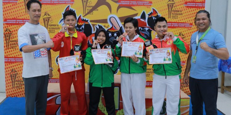 Pertandingan Hari Pertama , Cabor Karateka Tanah Bumbu Dapat Medali Emas