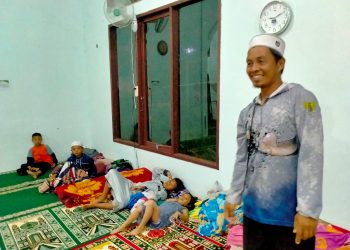 Menilik Siswa SDN Emil Baru Ketika Bermalam di Masjid