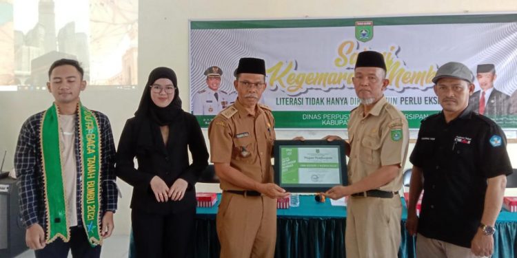 Dispersip Gelar Talkshow Safari Kegemaran Membaca di SMAN 1 Kusan Hilir