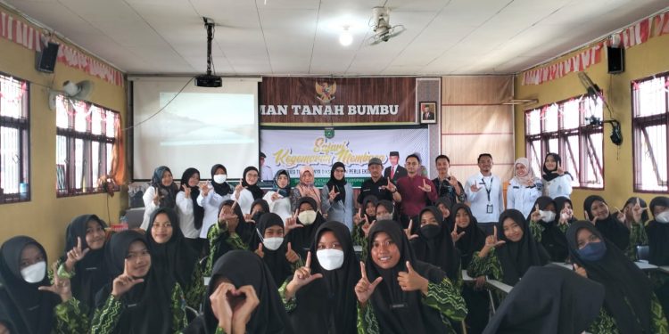 Talk Show Safari Kegemaran Membaca Kembali Digelar Dispersip di MAN Tanah Bumbu