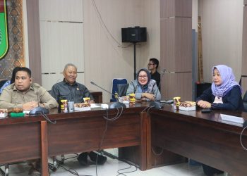 Rapat Komisi I DPRD Tanbu Bahas Antisipasi Penyebaran Sirup Berbahaya