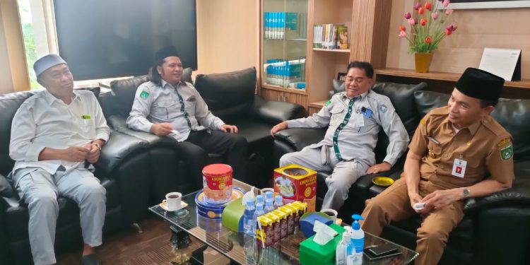 Anggota Forum KKS Tanah Bumbu Studi Banding keTabalong