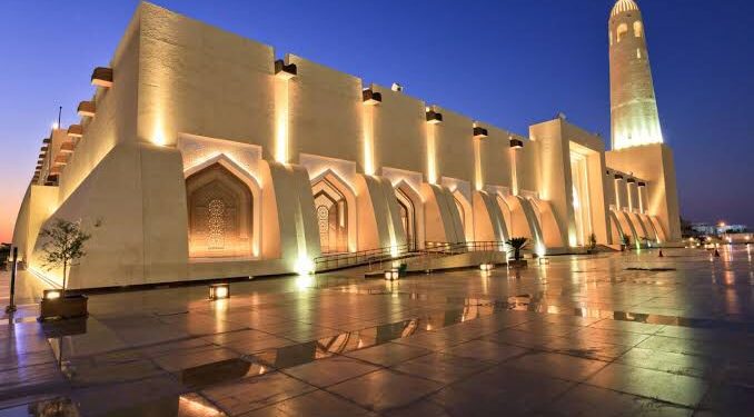 Dengan 93 Kubah dan 20 Pintu Inilah Masjid Terbesar di Qatar