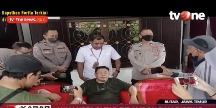 Gempar! Rumdin Diobrak-abrik, Walikota Blitar dan Istri Dianiaya Perampok Berambut Cepak