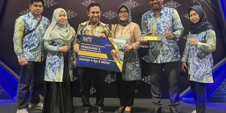 Hadiahnya Wouw, Banjarmasin Peringat II Kinerja Bidang Jalan dan Jembatan