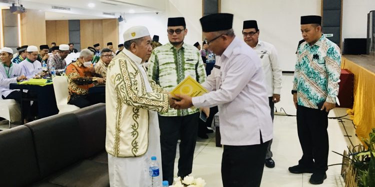 Pantun Dua Bait Gubernur di Mukerda MUI Kalsel