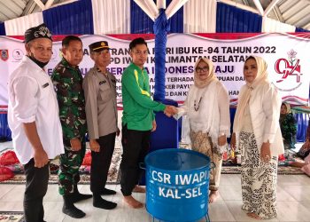 Aksi Sosial Iwapi Kalsel di Lingkungan Pantai Batakan