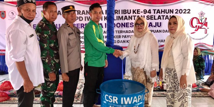 Aksi Sosial Iwapi Kalsel di Lingkungan Pantai Batakan