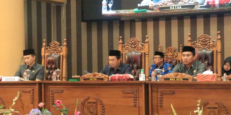 Jawaban Bupati Tanbu Terkait Tiga Raperda