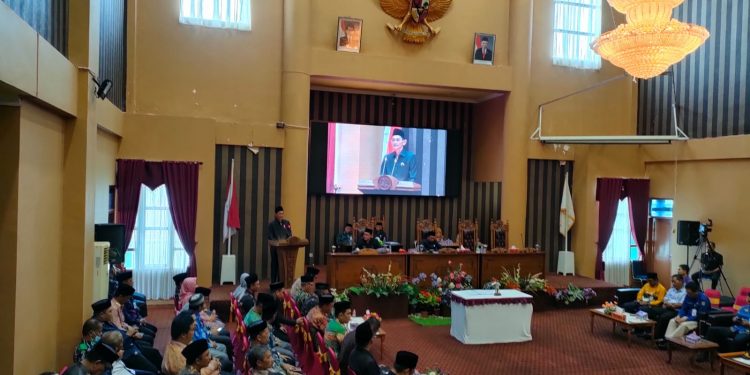 Dipenghujung Tahun 2022, DPRD Tanah Bumbu Tetapkan Tiga Raperda Menjadi Perda