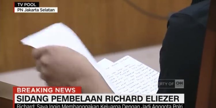 Nitizen Pun Menangisi Pembelaan Bharada E Tentang Kejujuran yang Ditulis Tangan