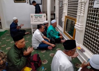 Direktur RSUD Tanah Bumbu dr. Yandi, Berziarah ke Makam Habib Husein Luar Batang