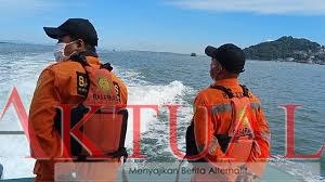 Satu Hilang, Kelotok Nelayan Bawa Kakek Hingga Cucu Tenggelam Digempur Gelombang Sungai Barito