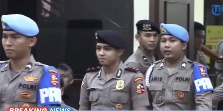 Sepuluh Sebab Richard Elizier Hanya Dihukum Demosi 1 Tahun dan Tetap Anggota Polri