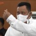 Masuk Beri Salam ‘Finger Heart’, Keluar Ruang Sidang ‘Salam Metal’ Kuat Maruf Divonis 15 Tahun