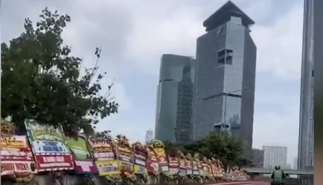 Rekor, Karangan Bunga 3,5 Km, Termasuk Kiriman Jokowi untuk Peresmian Gedung Ini