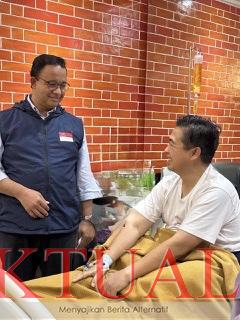 Bawa Madu Hitam, Anies Baswedan Bezuk Ibnu Sina yang Sedang Sakit