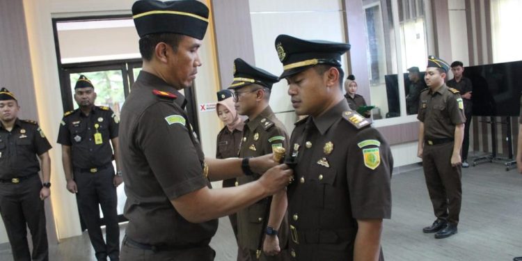 Kajari Tanah Bumbu Pimpin Serah Terima Kasubag Pembinaan