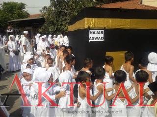 Manasik Bocah, Halaman Masjid Sabilal Banjarmasin Memutih Bagai di Masjidil Haram