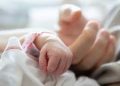 Tangisnya PiLu di Dinihari Jelang Sahur, Bayi Ini Diletakan dalam Kardus Kedinginan