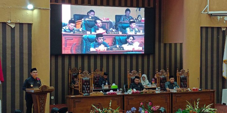 Abah Zairullah Terisak, Pimpin Doa untuk Kesembuhan H.Upi