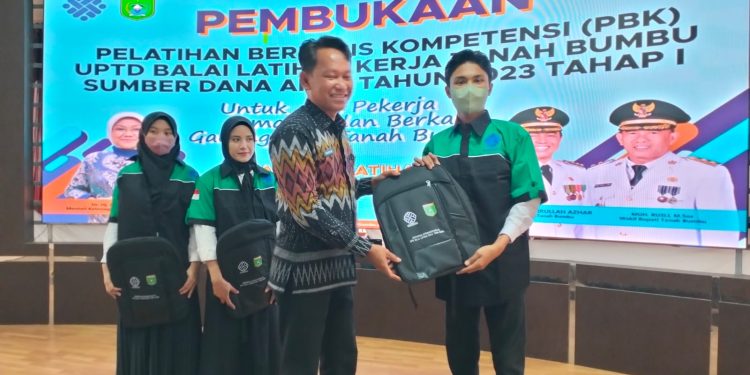 Pemda Tanah Bumbu Launching Program ‘Ujar Abah Belajar di BLK’