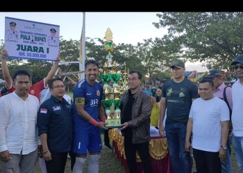 Renovasi Lapangan 7 Februari Pagatan, Abah Zairullah : Kita Bantu Rp 2 Miliar