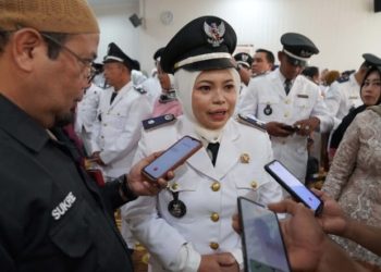 Pelantikan Kades Serentak, Mawar Menjadi “Bintang”