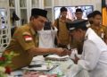 Abah Zairullah Lantik Kades Baroqah dan Wiritasi