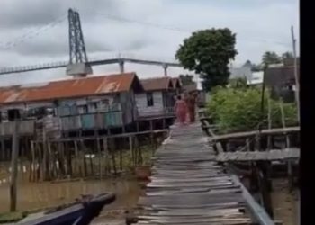 Lebih Instagramabel, Titian Bromo Dibangun Lantai Beton Berpagar Kayu Ulin