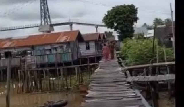 Lebih Instagramabel, Titian Bromo Dibangun Lantai Beton Berpagar Kayu Ulin