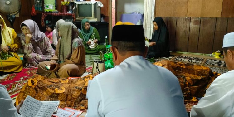 Pejabat SKPD Tanah Bumbu Melayat ke Rumah Duka Almarhum Kadiskominfo Tanah Bumbu Ardiansyah
