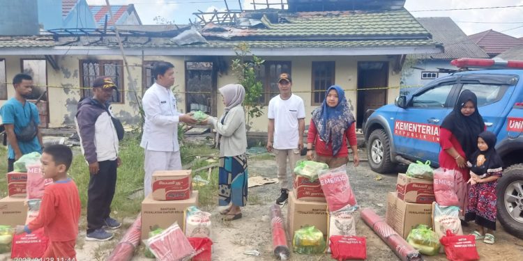 Korban Kebakaran di Kampung Baru dan Kersik Putih Dapat Bantuan