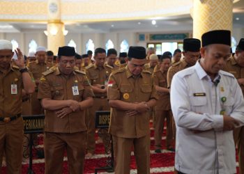 Ribuan PNS di Tanah Bumbu Gelar Sholat taubat dan Dhuha