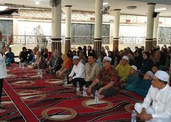 Muchsin Alatas dan Titik Sandhora Kunjungi Istana Anak Yatim