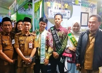 Bupati Zairullah Tinjau Semua Stand SKPD di Pesona Pesta Adat Mappanre RI tasi’e Pagatan