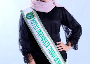Risma Nur Pebrianti, Putri Tenun Pagatan yang Juga Pelatih Tari